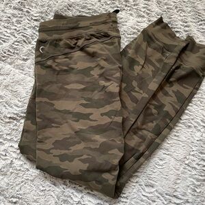 Zyia camo joggers